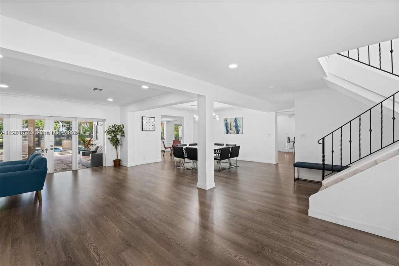 413 Holiday, Hallandale Beach, FL 33009 Photo