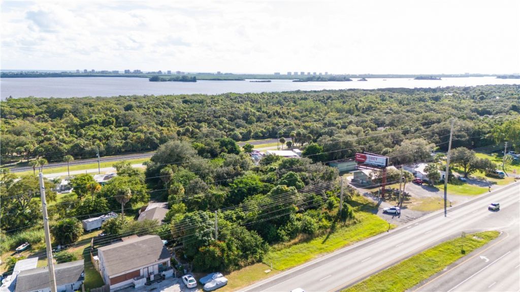 4022 N Us Highway 1, Fort Pierce, FL 34946 Photo