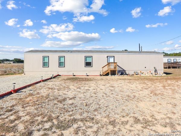 570 Pr 1523, Bandera, TX 78003
