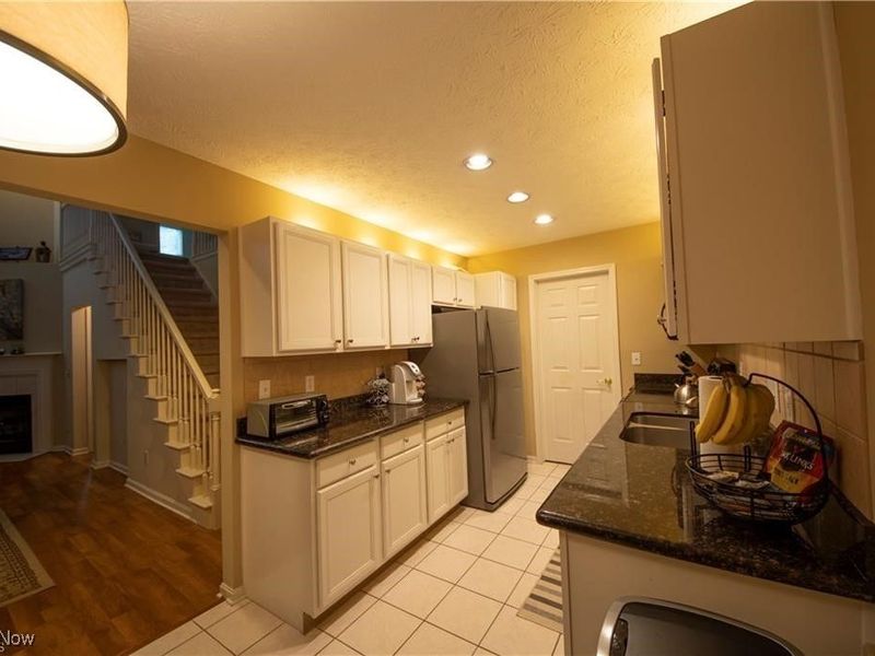 2042 W Reserve Circle, Avon, OH 44011 Photo 6