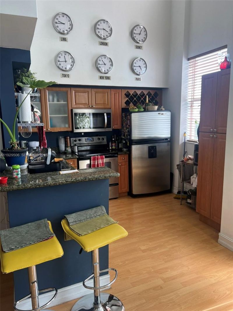 1 Glen Royal Pkwy, Unit 1612, Miami, FL 33125 Photo