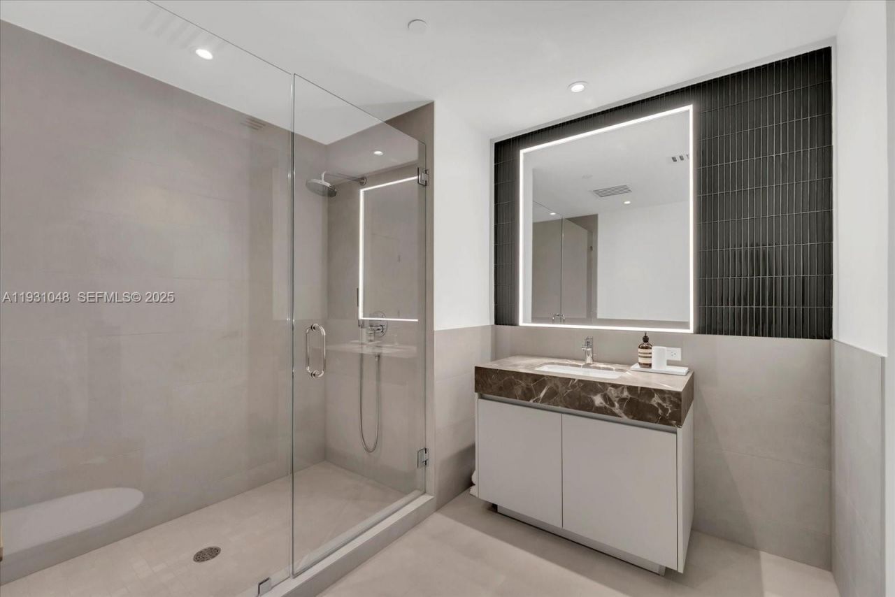 501 West Ave, Unit 3405, Miami Beach, FL 33139 Photo