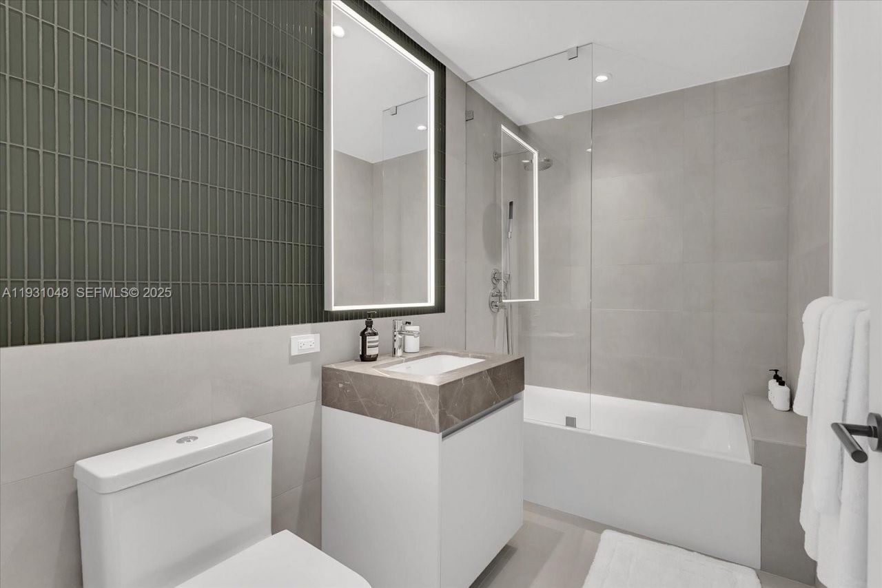 501 West Ave, Unit 3405, Miami Beach, FL 33139 Photo