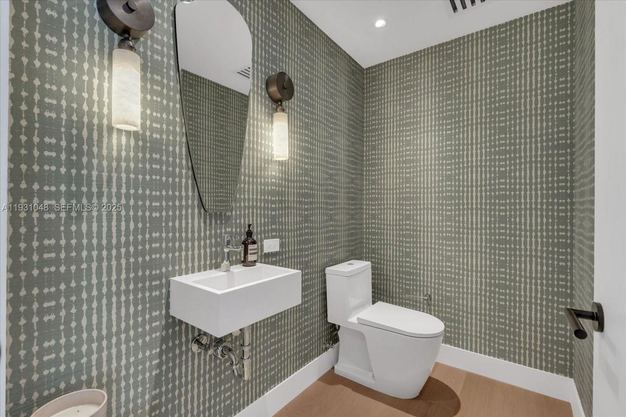 501 West Ave, Unit 3405, Miami Beach, FL 33139 Photo