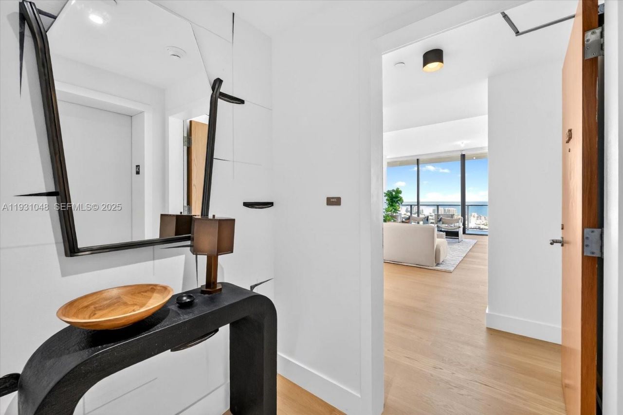 501 West Ave, Unit 3405, Miami Beach, FL 33139 Photo