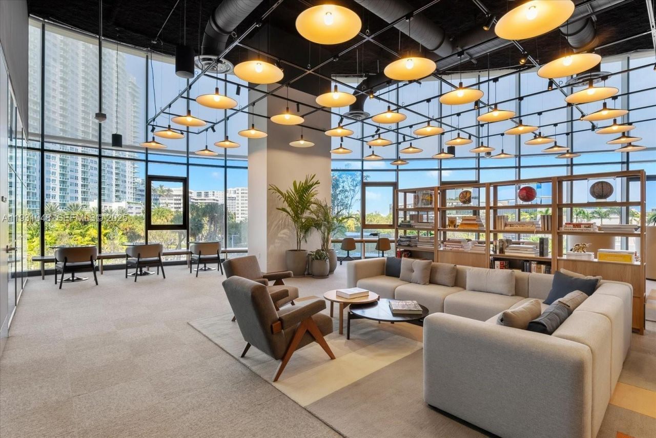 501 West Ave, Unit 3405, Miami Beach, FL 33139 Photo