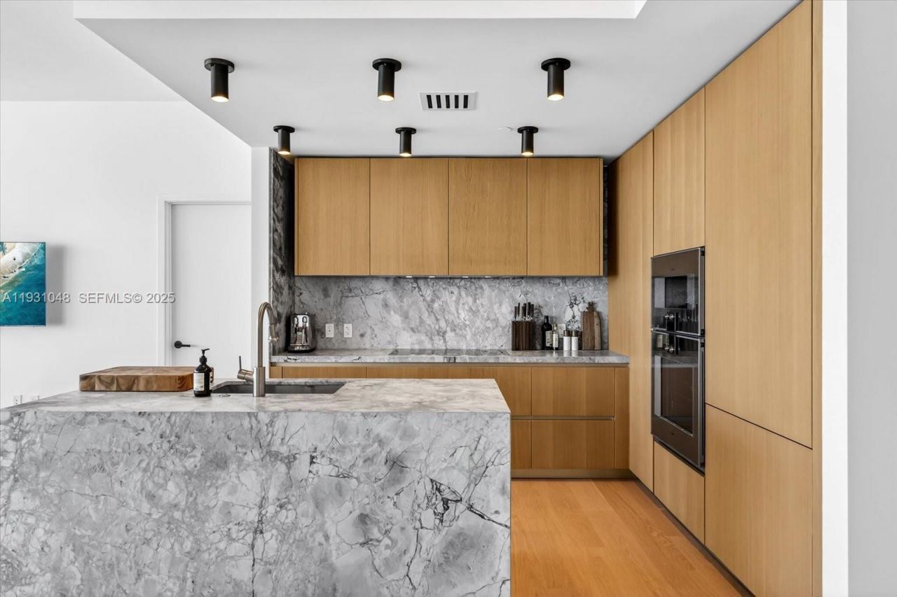 501 West Ave, Unit 3405, Miami Beach, FL 33139 Photo