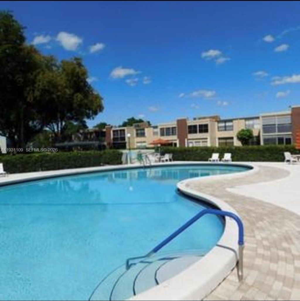 7331 NW 18th St, Unit 204, Margate, FL 33063 Photo