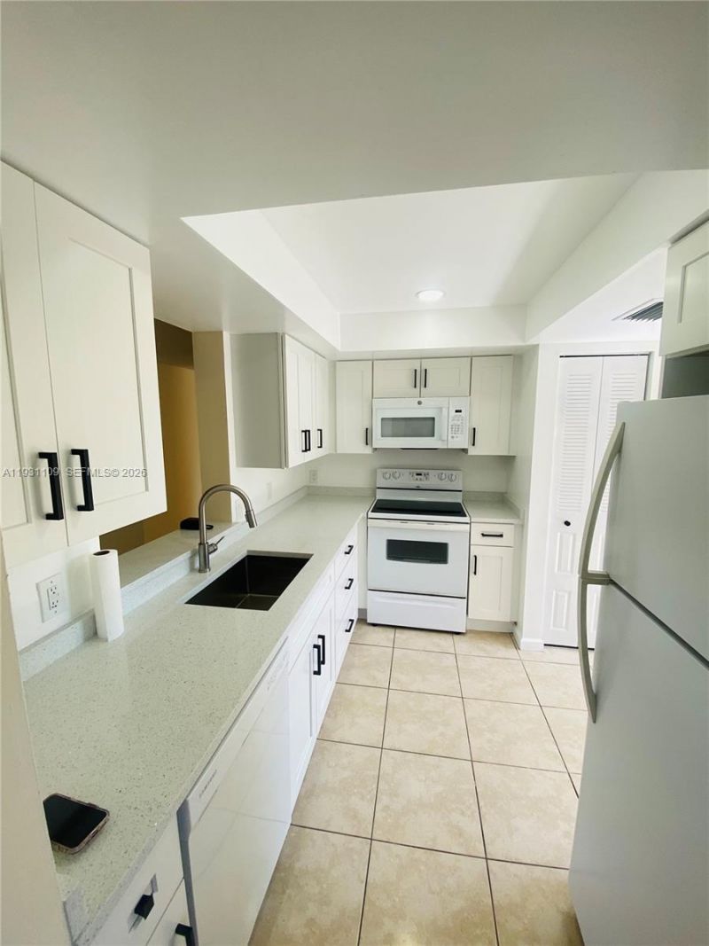 7331 NW 18th St, Unit 204, Margate, FL 33063 Photo