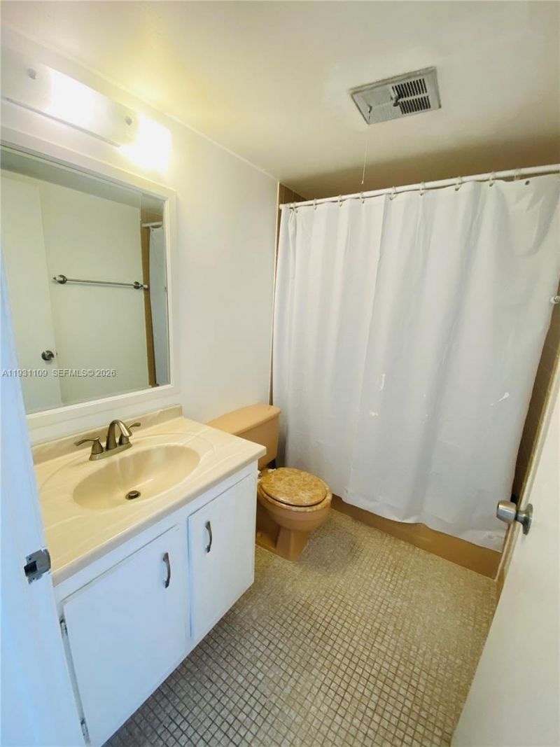 7331 NW 18th St, Unit 204, Margate, FL 33063 Photo