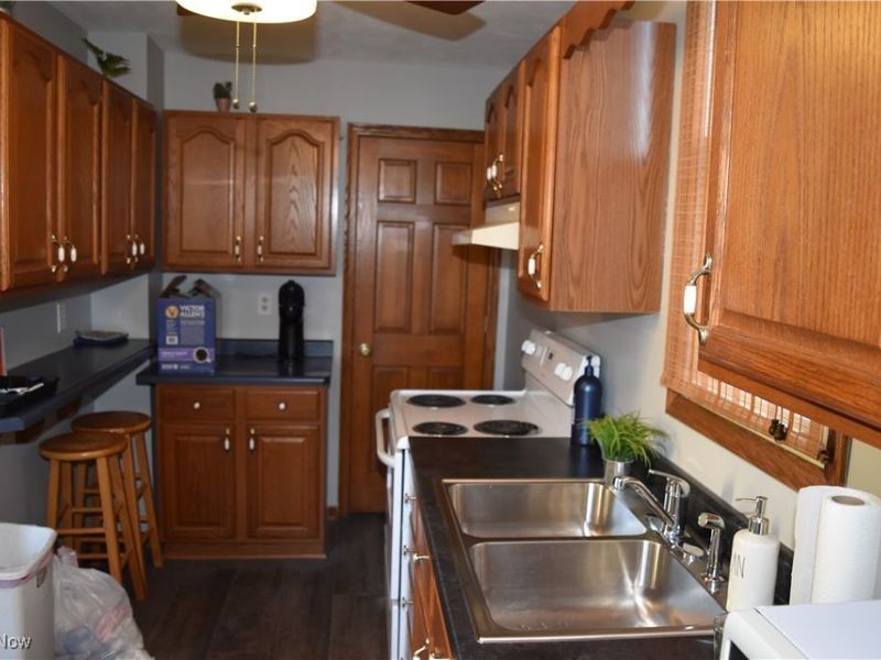 613 E Main Street, Barnesville, OH 43713 Photo 2