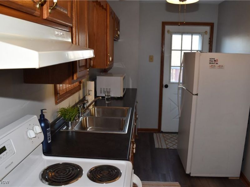 613 E Main Street, Barnesville, OH 43713 Photo 3