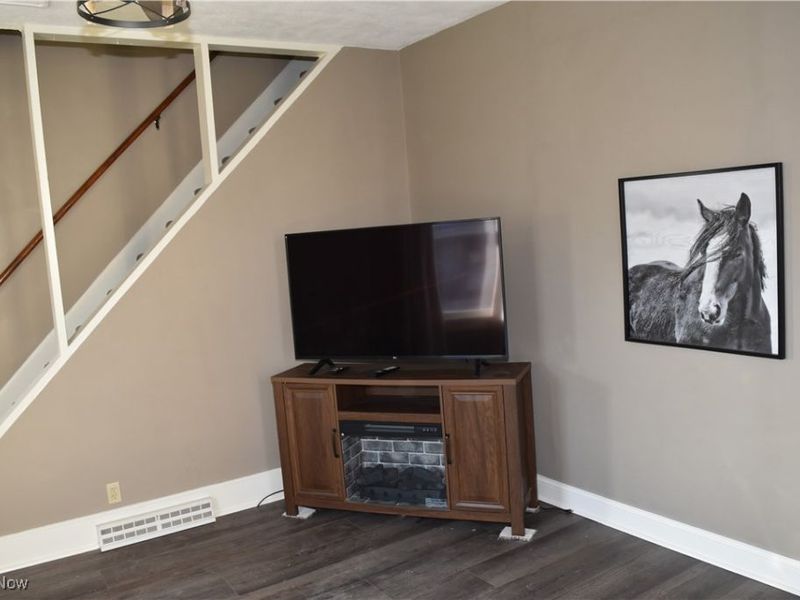 613 E Main Street, Barnesville, OH 43713 Photo 6