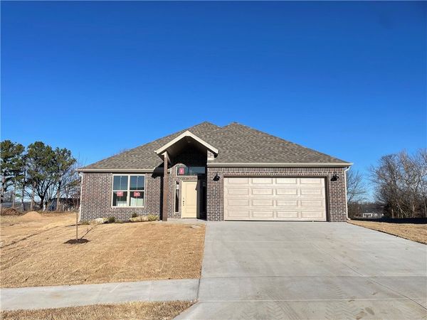 411 W Hondo Street, Siloam Springs, AR 72761