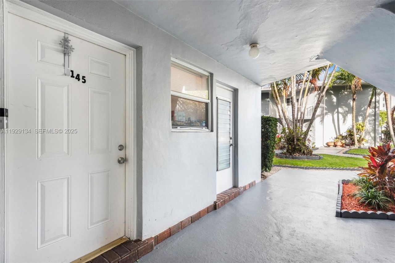 1667 NE Miami Gardens Dr , Unit 145, Miami, FL 33179 Photo