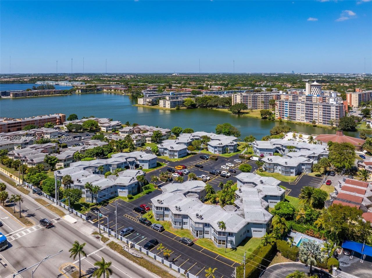 1667 NE Miami Gardens Dr , Unit 145, Miami, FL 33179 Photo