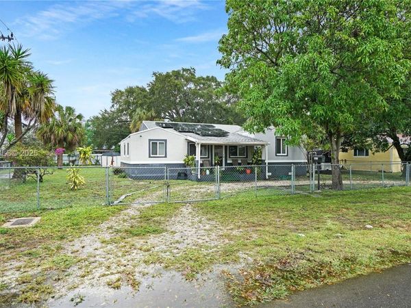 2615 NW 114th St, Miami, FL 33167