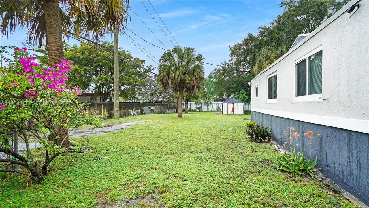 2615 NW 114th St, Miami, FL 33167 Photo