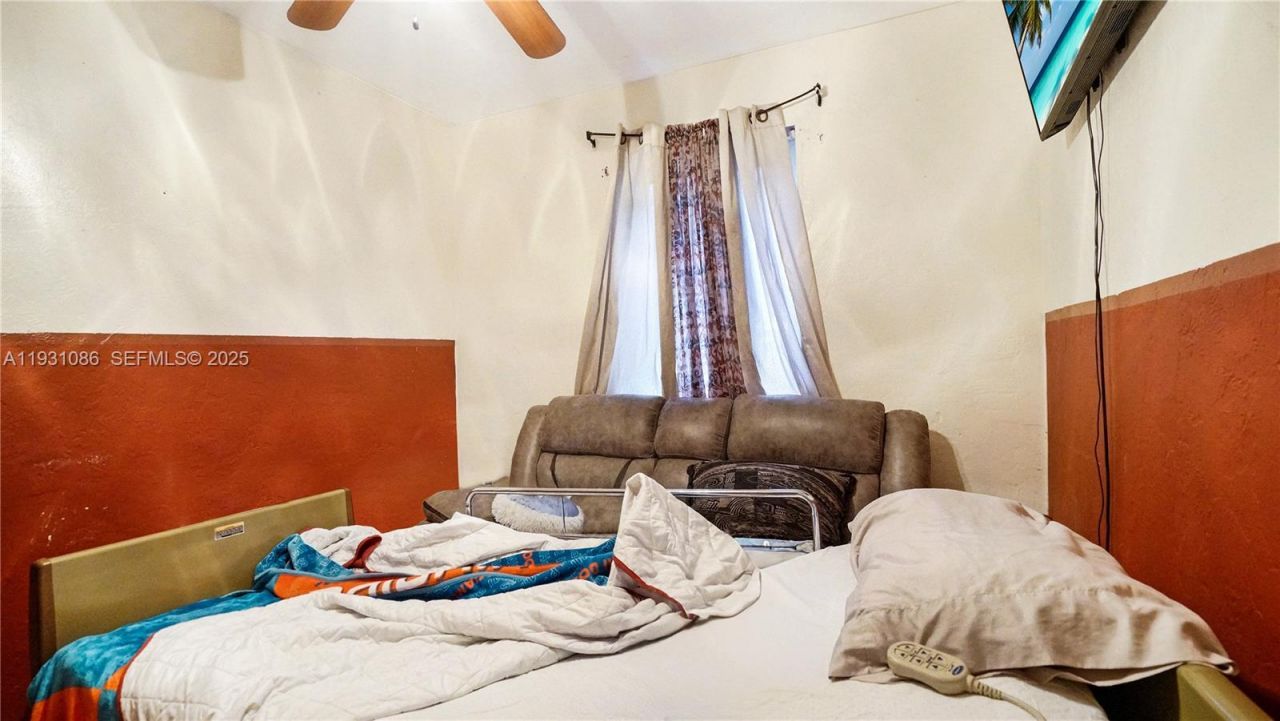 2615 NW 114th St, Miami, FL 33167 Photo