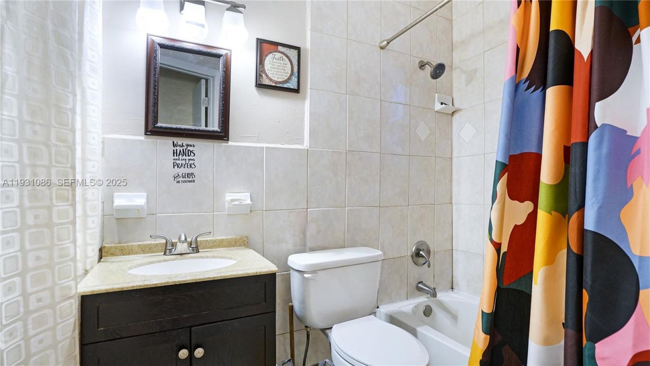 2615 NW 114th St, Miami, FL 33167 Photo