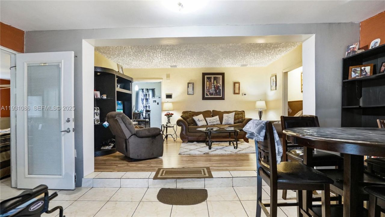 2615 NW 114th St, Miami, FL 33167 Photo