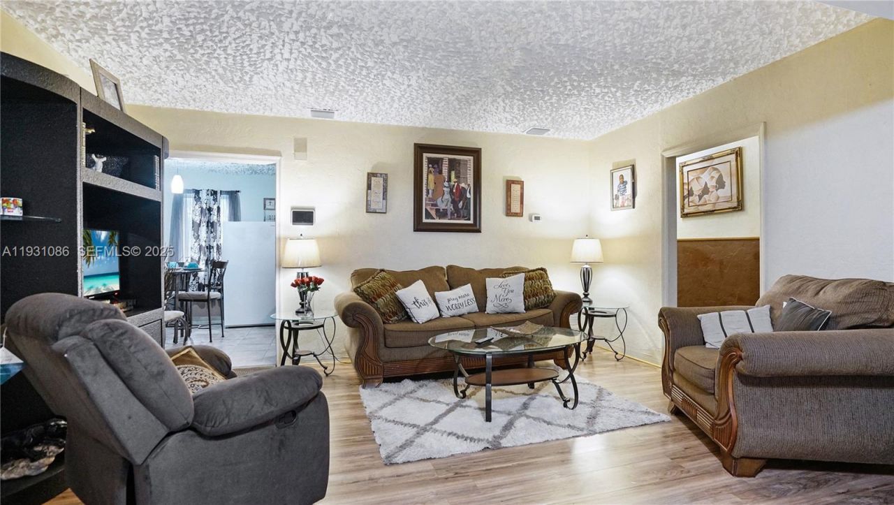 2615 NW 114th St, Miami, FL 33167 Photo