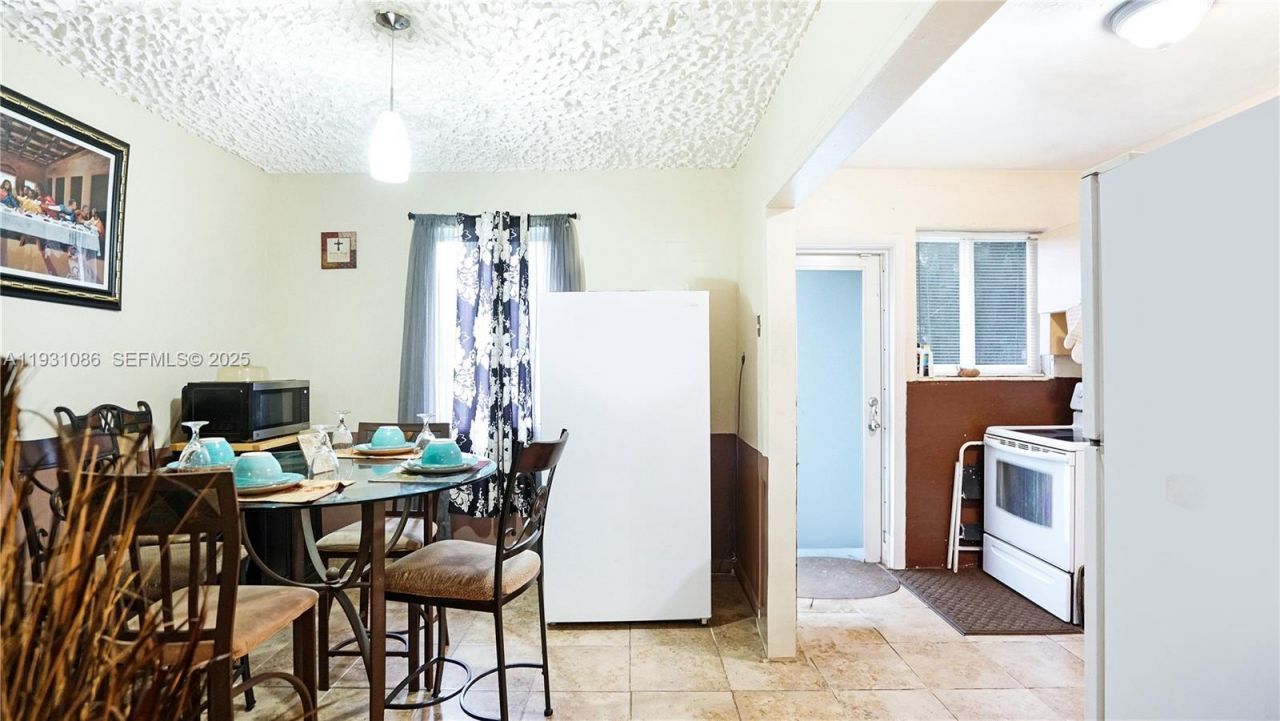 2615 NW 114th St, Miami, FL 33167 Photo