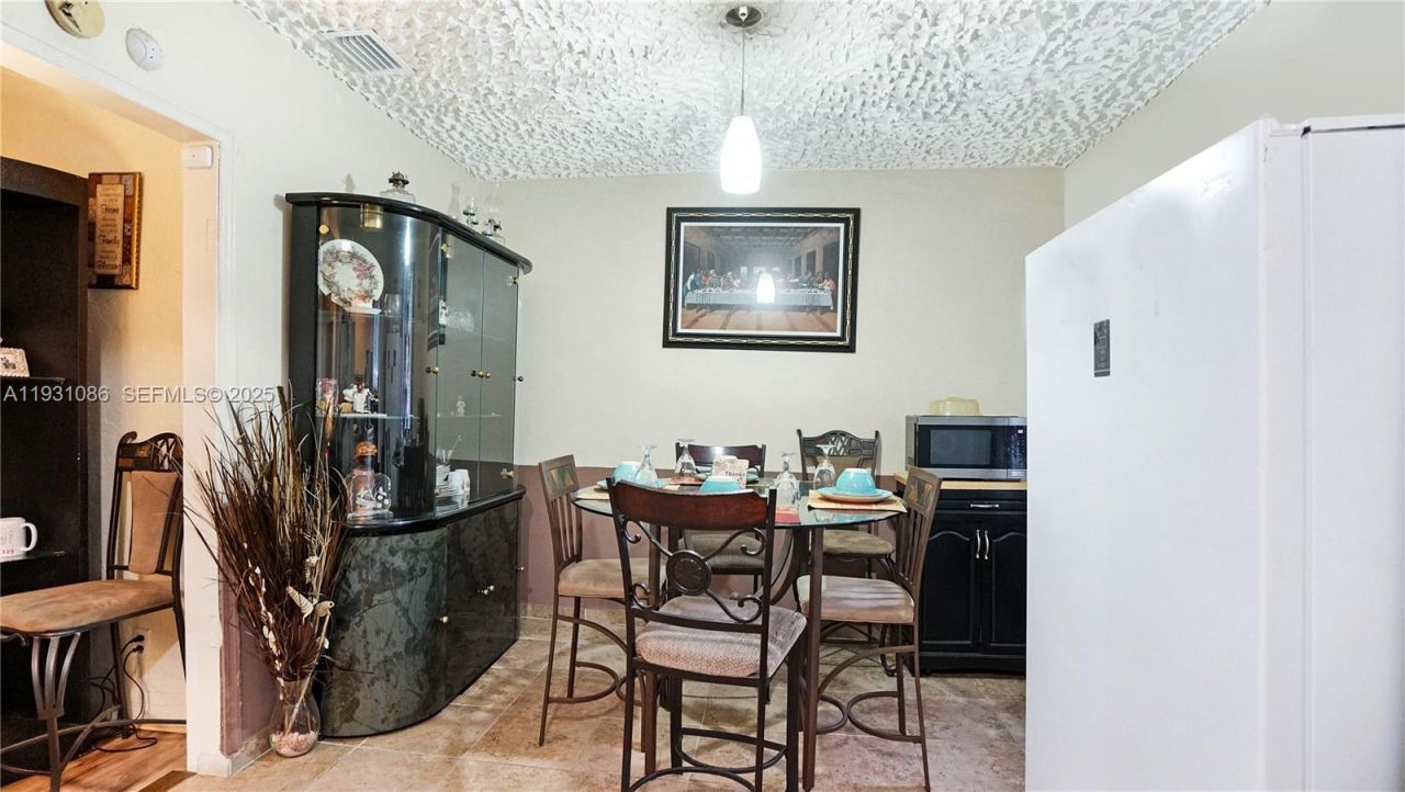 2615 NW 114th St, Miami, FL 33167 Photo