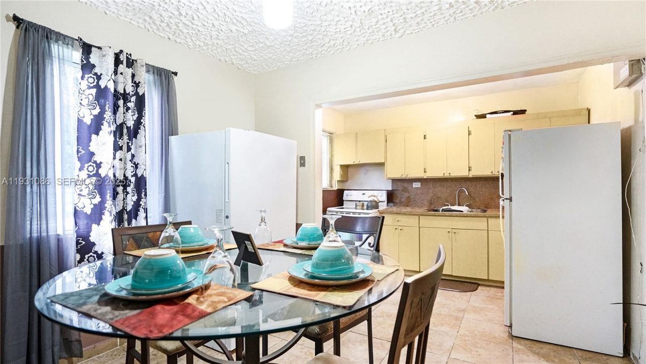 2615 NW 114th St, Miami, FL 33167 Photo