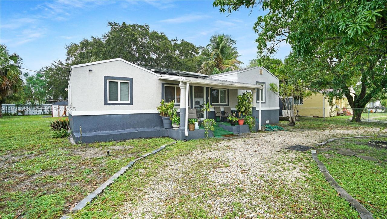 2615 NW 114th St, Miami, FL 33167 Photo