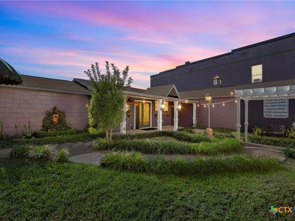 103-105 E Center Street, Lorena, TX 76655