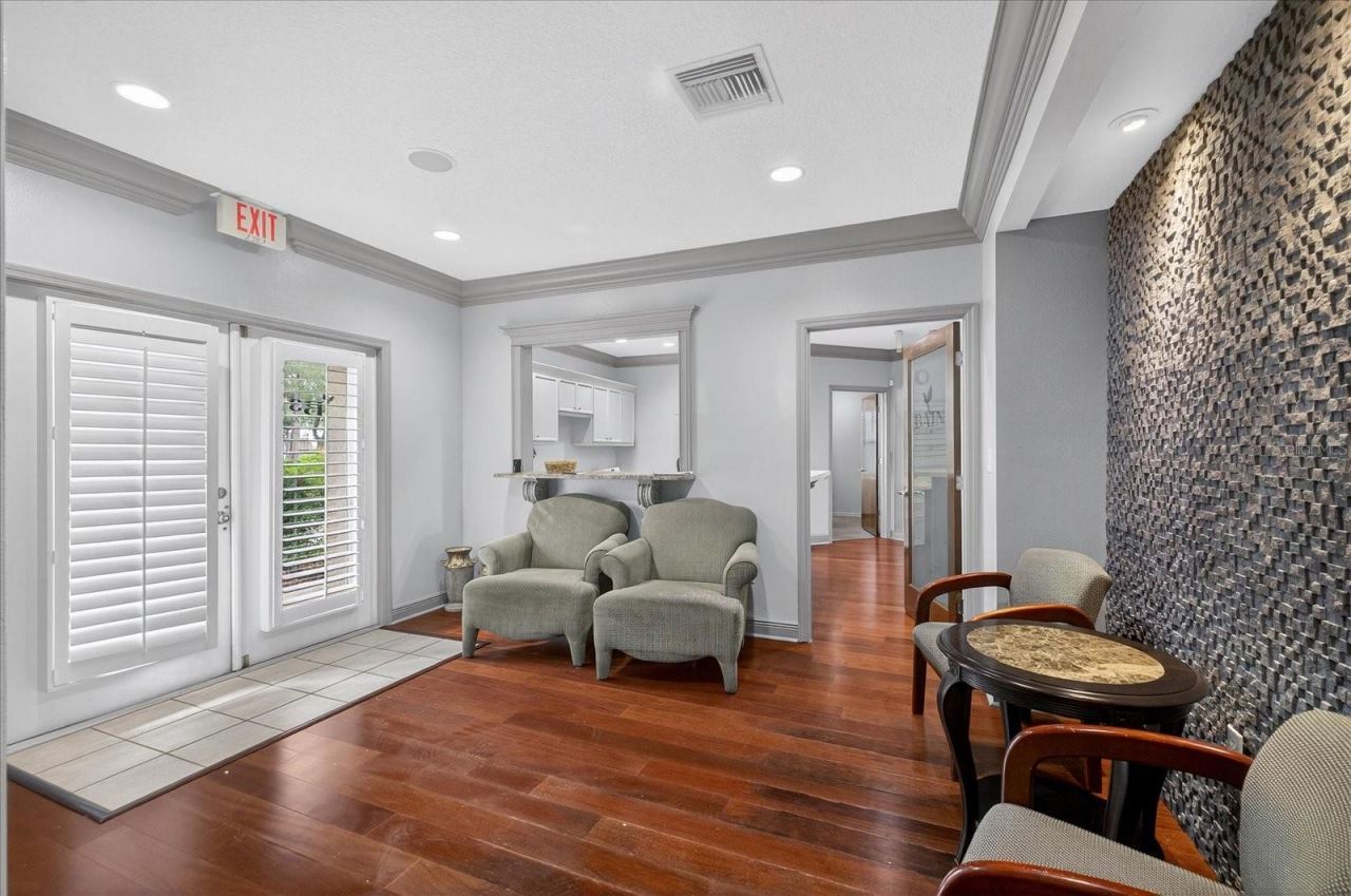 2901 Busch Lake Boulevard, Tampa, FL 33614 Photo