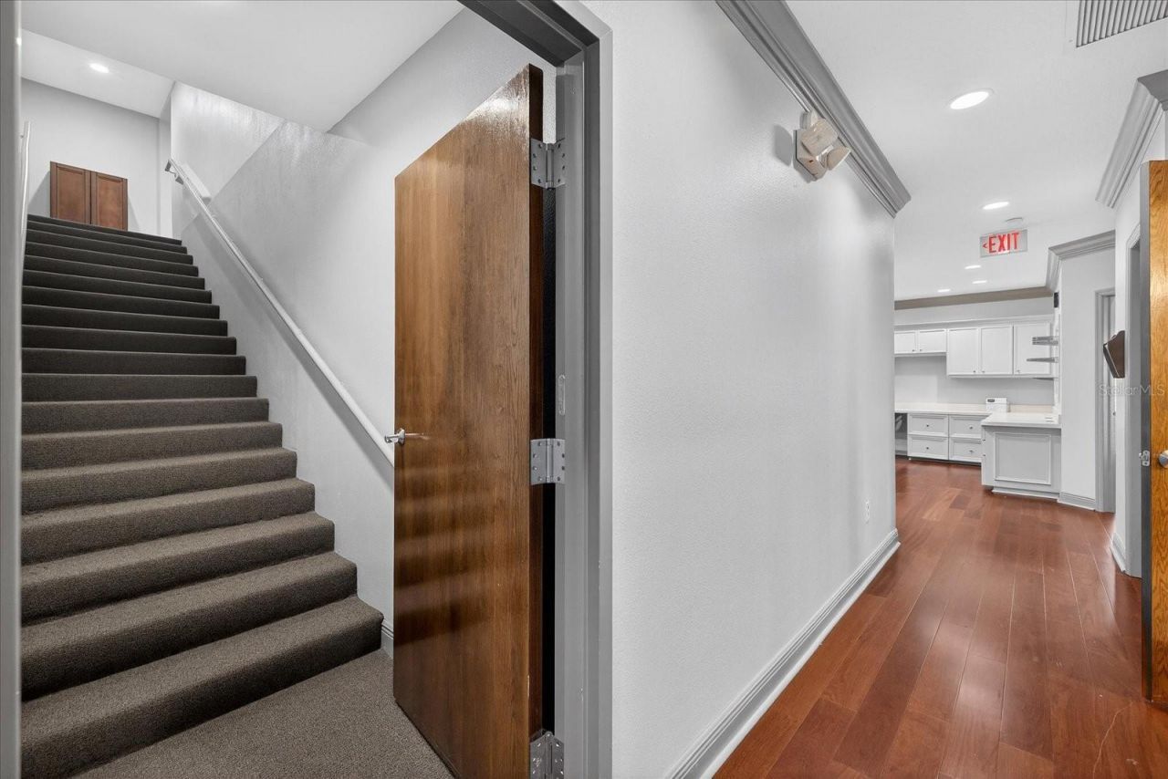 2901 Busch Lake Boulevard, Tampa, FL 33614 Photo