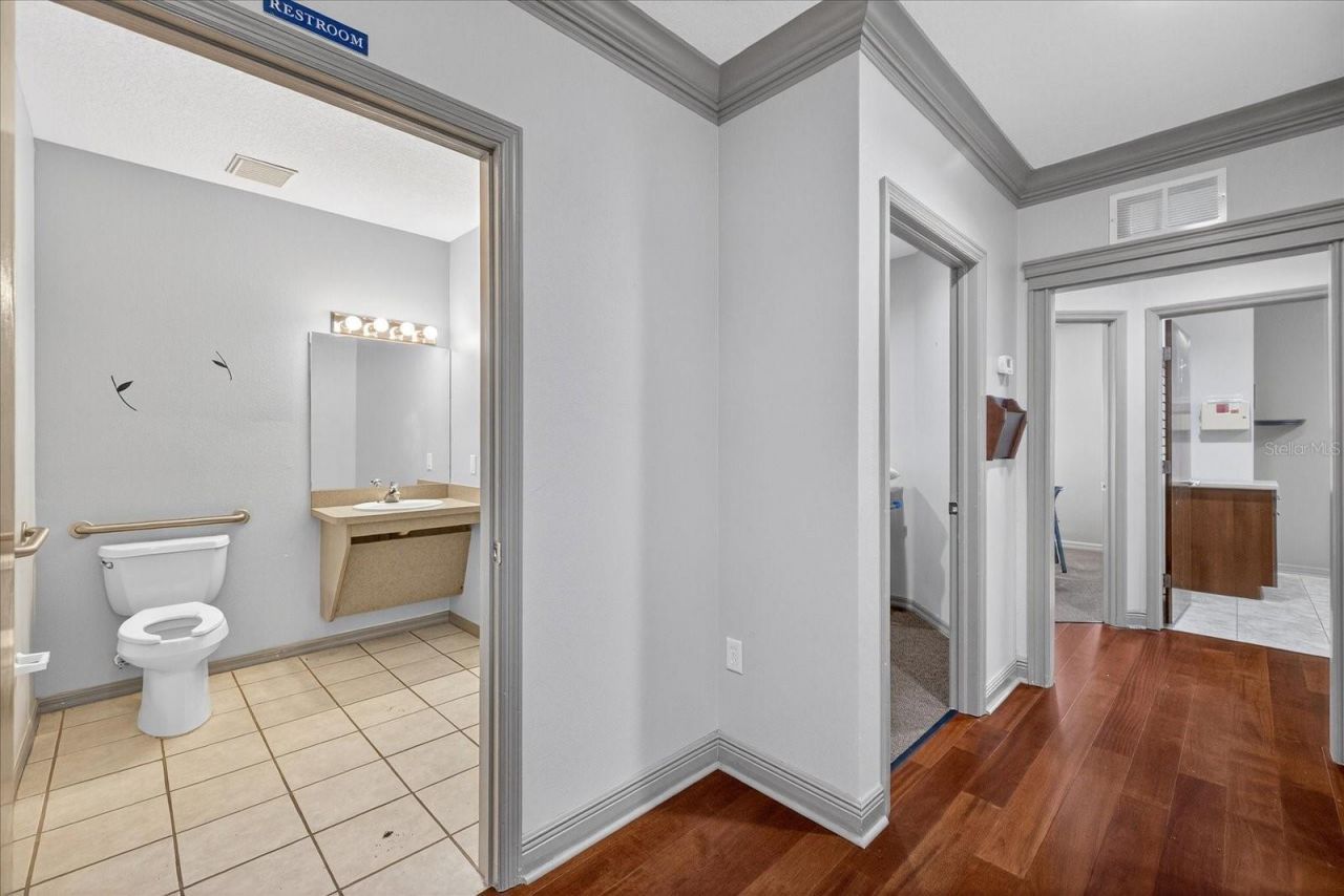 2901 Busch Lake Boulevard, Tampa, FL 33614 Photo