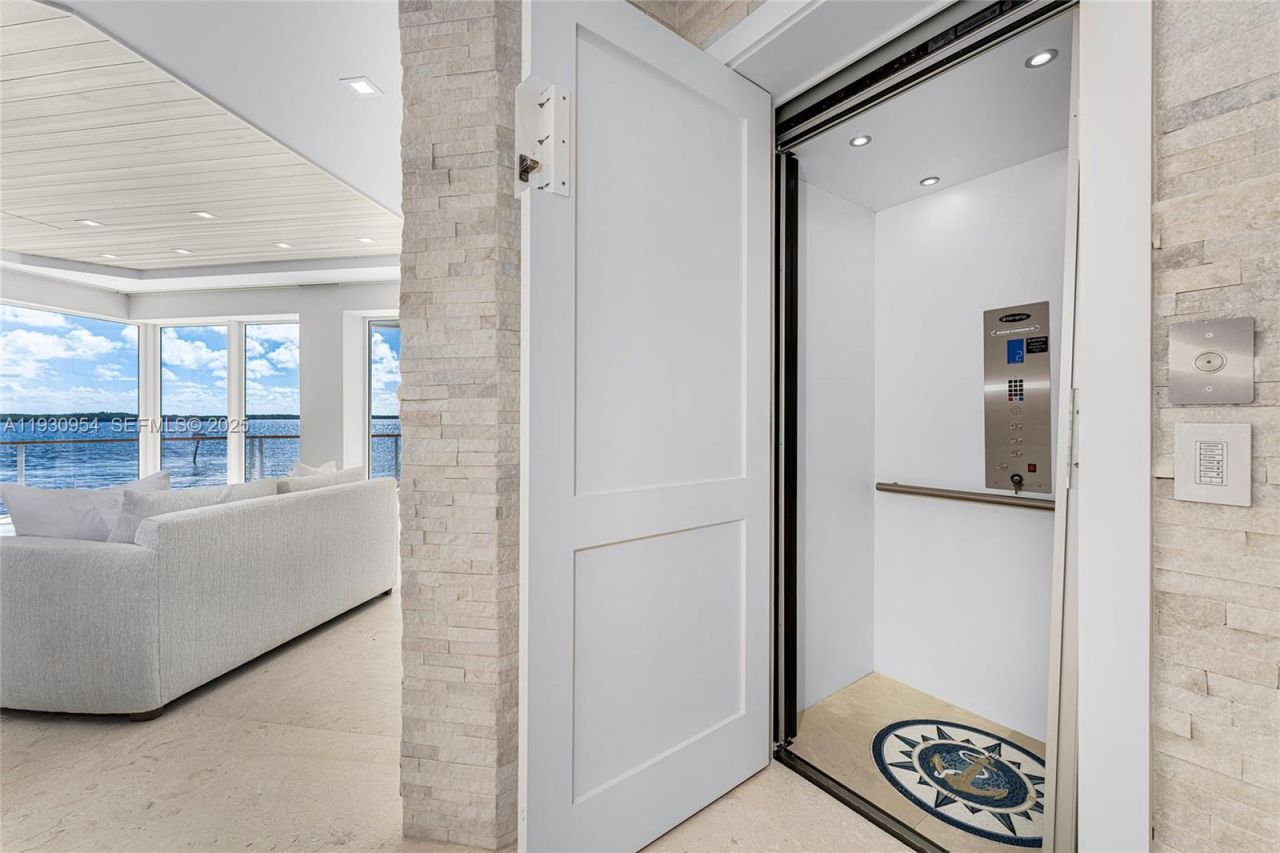 180 Pompano Dr, Key Largo, FL 33037 Photo