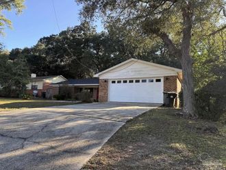 5748 Princeton Dr Pensacola, FL 32526