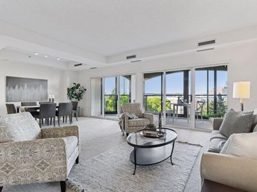 1201 Yale Place, Unit 403, Minneapolis, MN 55403