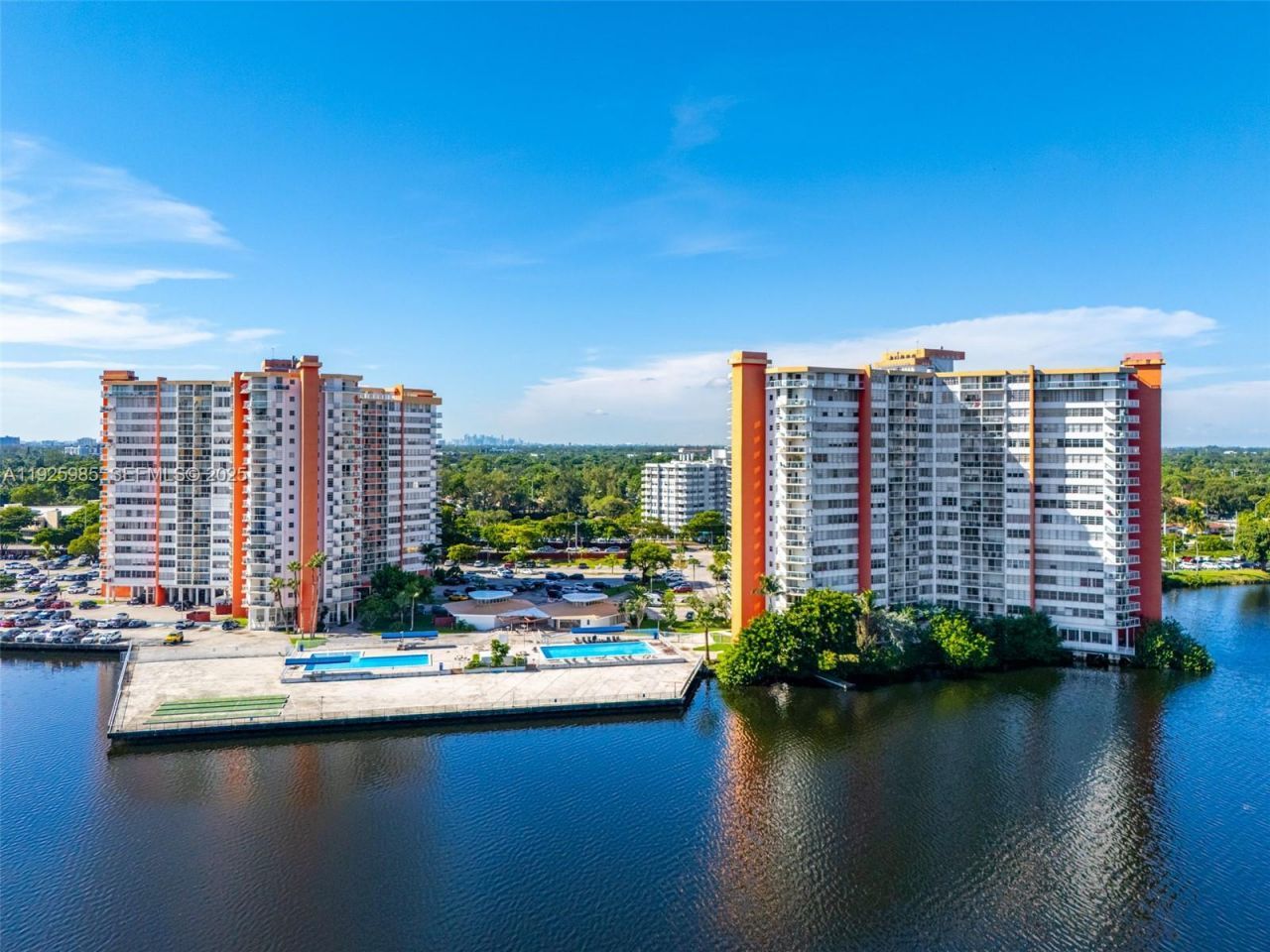 1301 NE Miami Gardens Dr, Unit 1523W, Miami, FL 33179 Photo