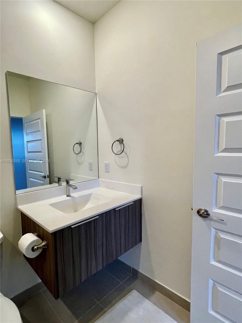 7825 NW 104th Ave, Unit 33, Doral, FL 33178 Photo