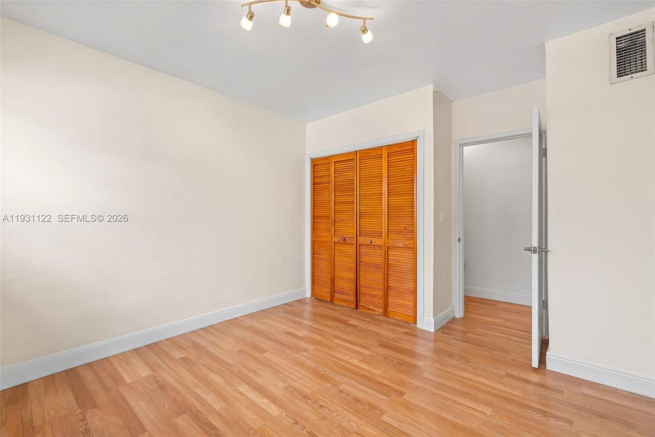 7270 Gary Ave, Miami Beach, FL 33141 Photo