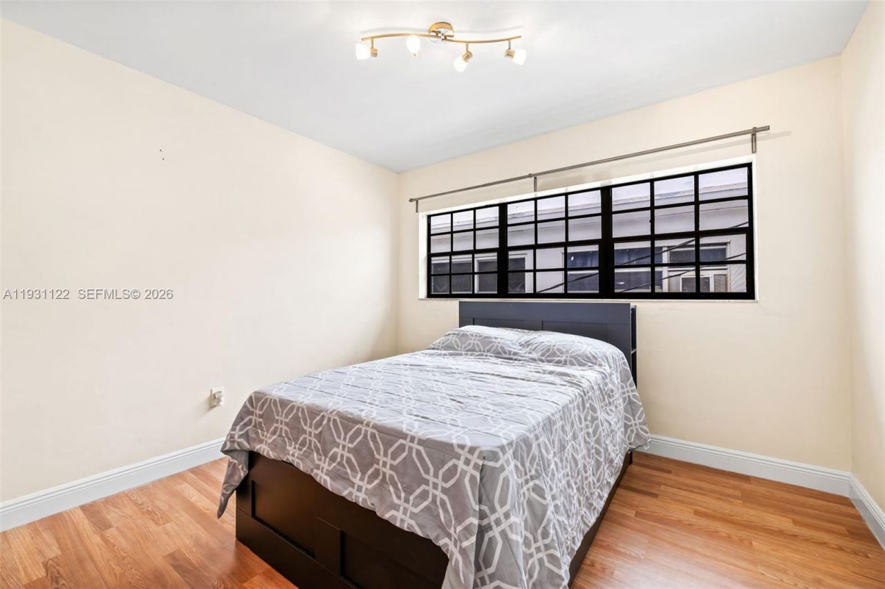 7270 Gary Ave, Miami Beach, FL 33141 Photo