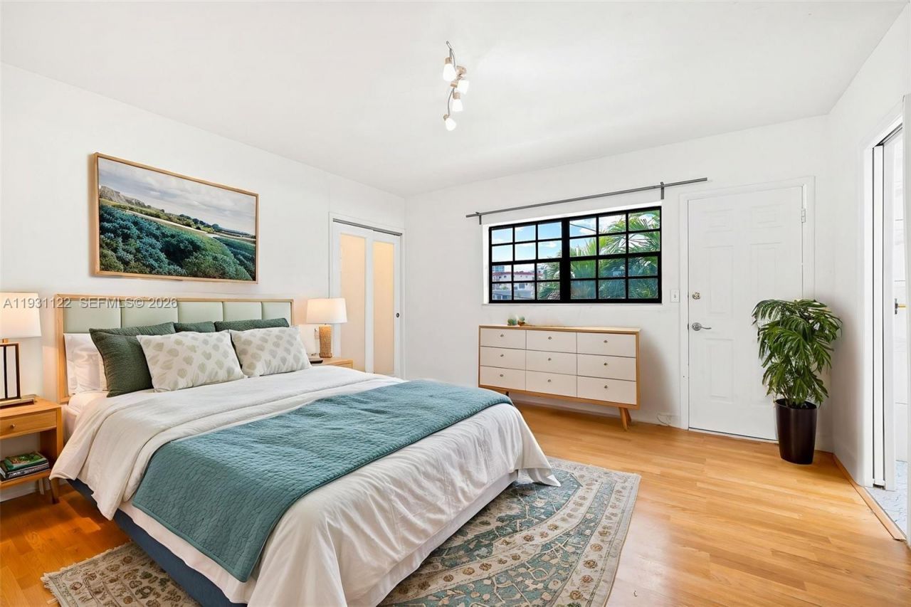 7270 Gary Ave, Miami Beach, FL 33141 Photo