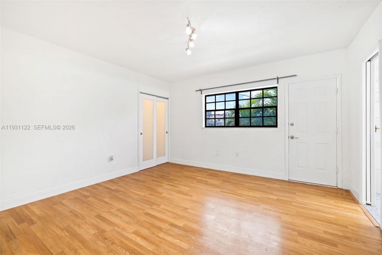 7270 Gary Ave, Miami Beach, FL 33141 Photo