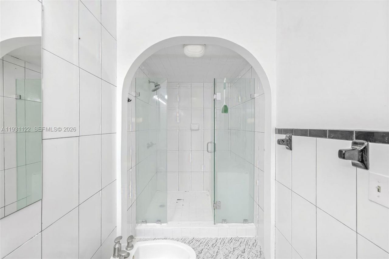 7270 Gary Ave, Miami Beach, FL 33141 Photo