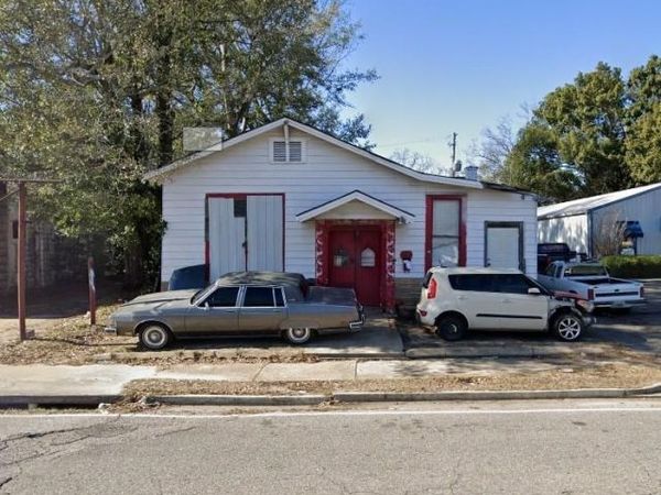 654 Holcombe Avenue, Mobile, AL 36606