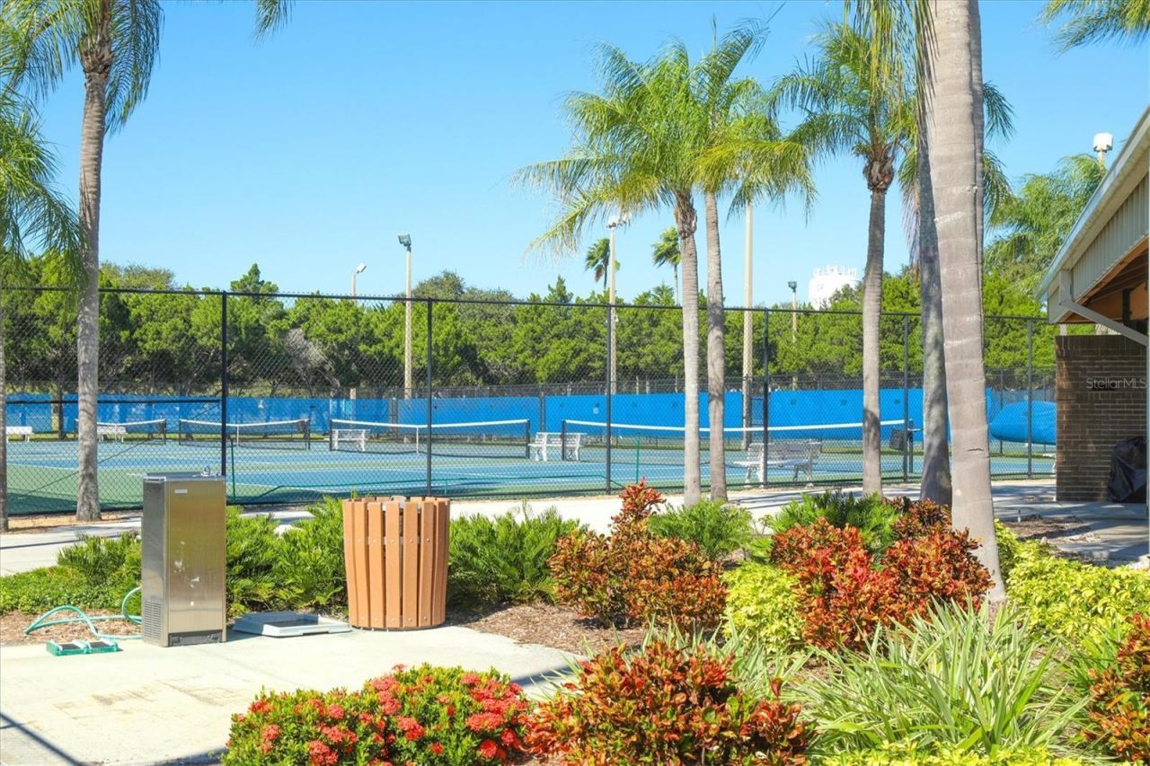 2105 39th Street W, Bradenton, FL 34205 Photo