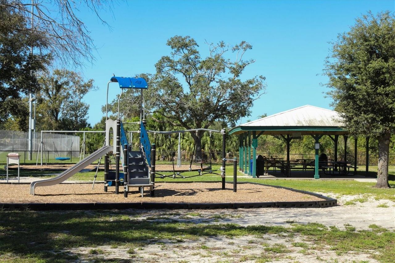 2105 39th Street W, Bradenton, FL 34205 Photo