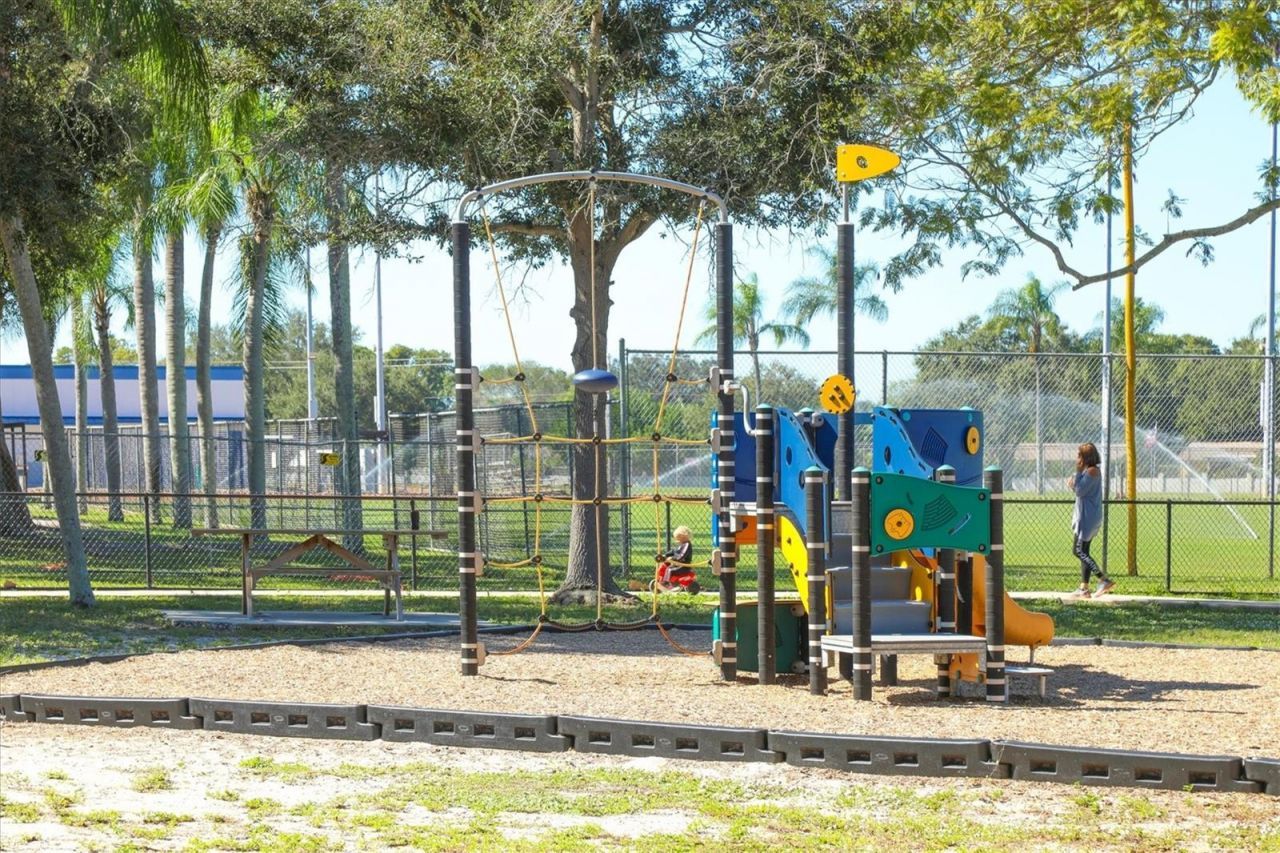 2105 39th Street W, Bradenton, FL 34205 Photo