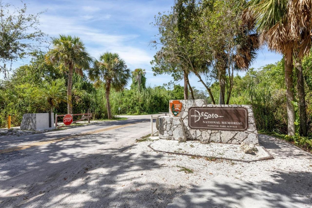 2105 39th Street W, Bradenton, FL 34205 Photo