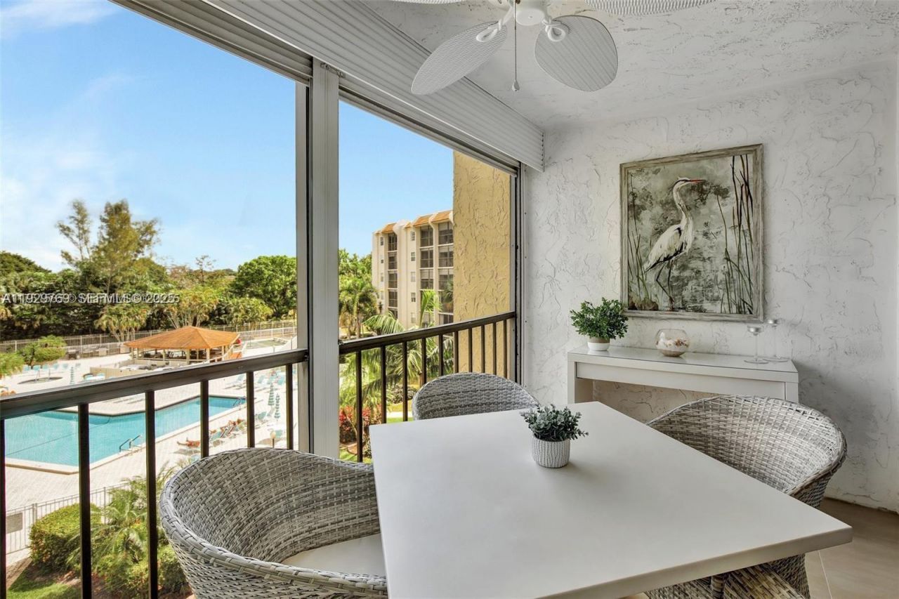 3930 Inverrary Blvd, Unit 405-D, Lauderhill, FL 33319 Photo